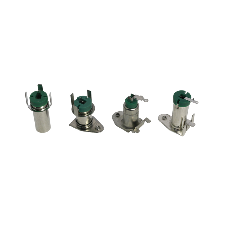 TC13-03 Vertical Radio Antenna Socket 28H
