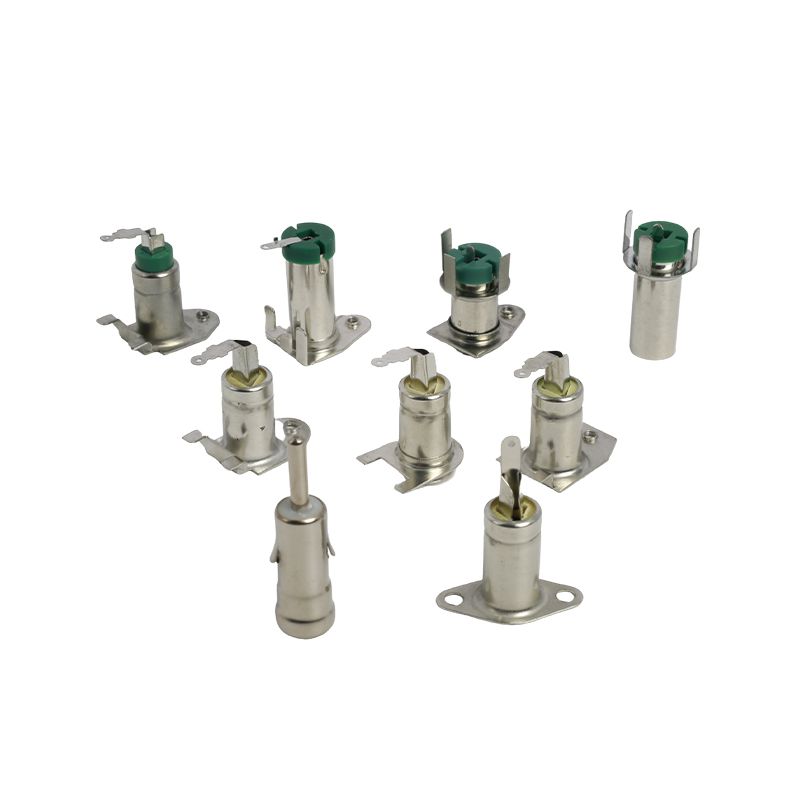 TC13-03 Vertical Radio Antenna Socket 28H